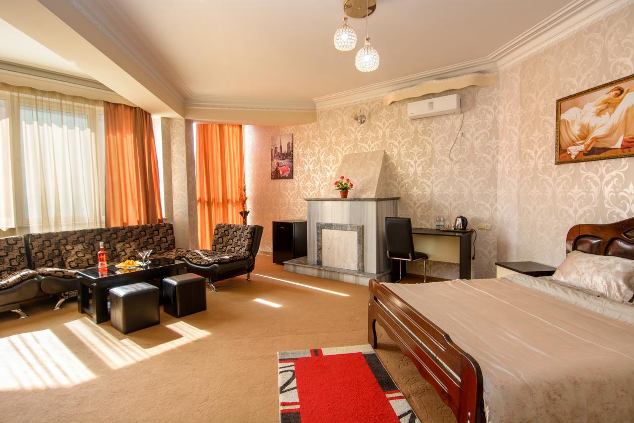 Silk Road Hotel Tiflis Dış mekan fotoğraf