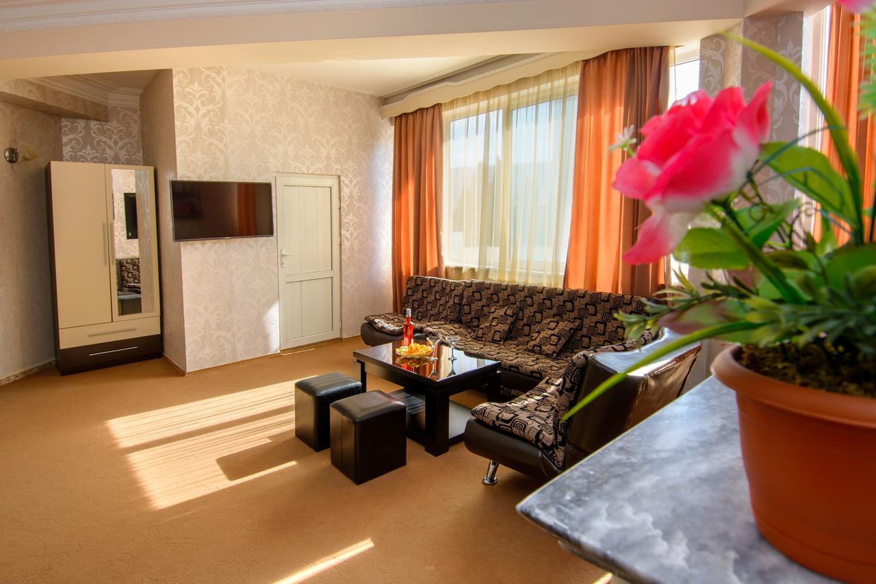 Silk Road Hotel Tiflis Dış mekan fotoğraf